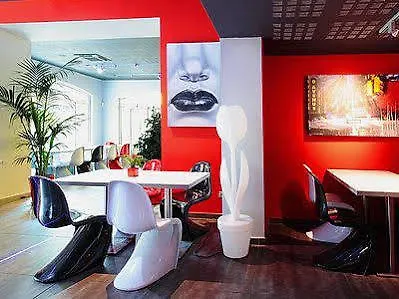 Les Colonnes Hotel